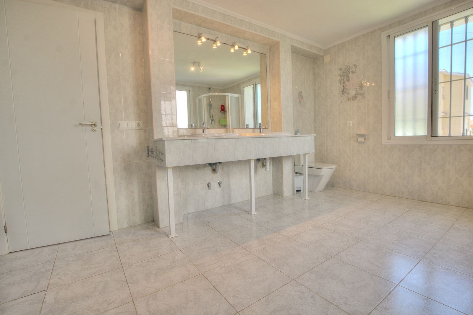 4 soveværelse Villa til salg i Mijas Costa med swimmingpool garage - € 599.950 (Ref: 8451530)