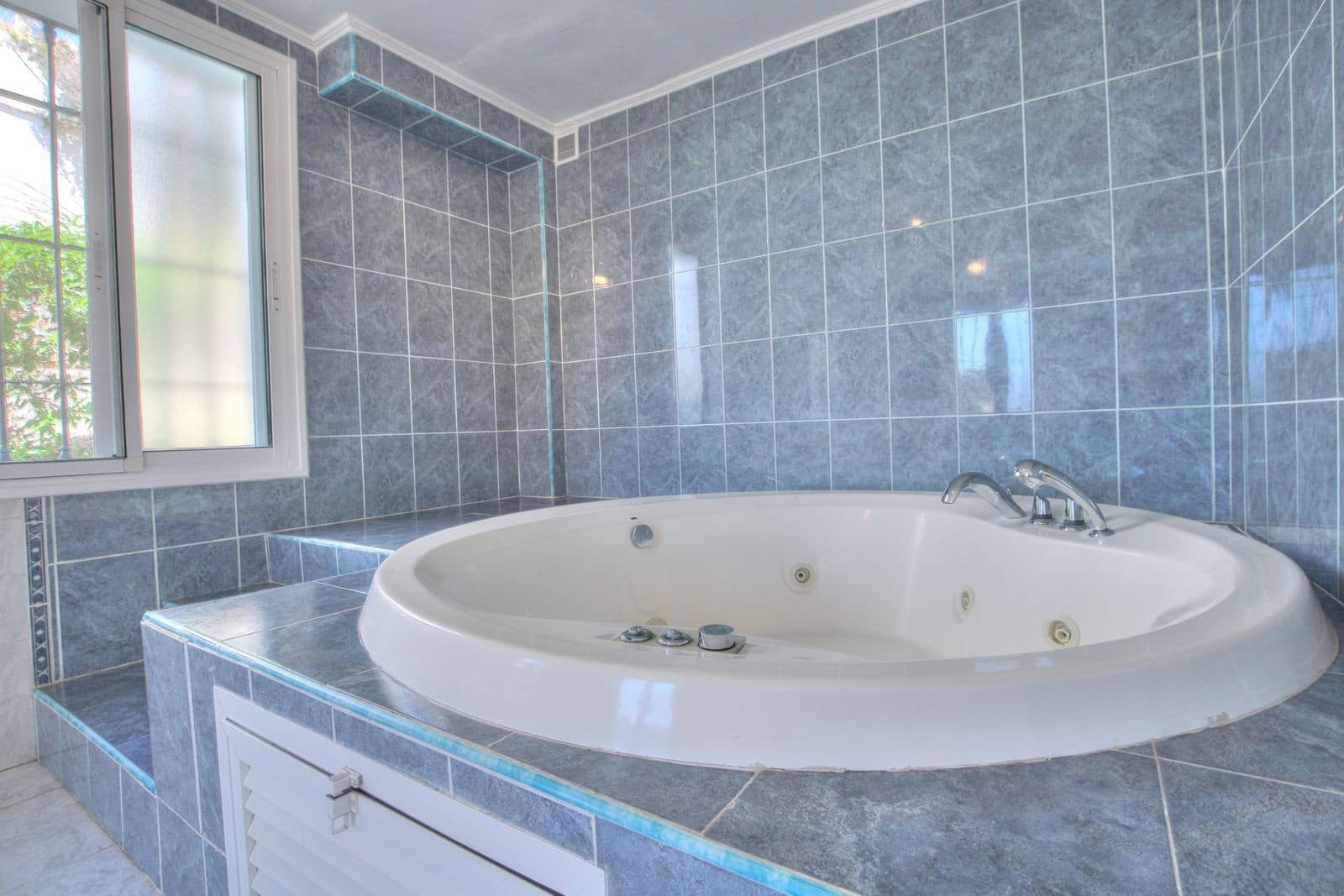 4 soveværelse Villa til salg i Mijas Costa med swimmingpool garage - € 599.950 (Ref: 8451530)