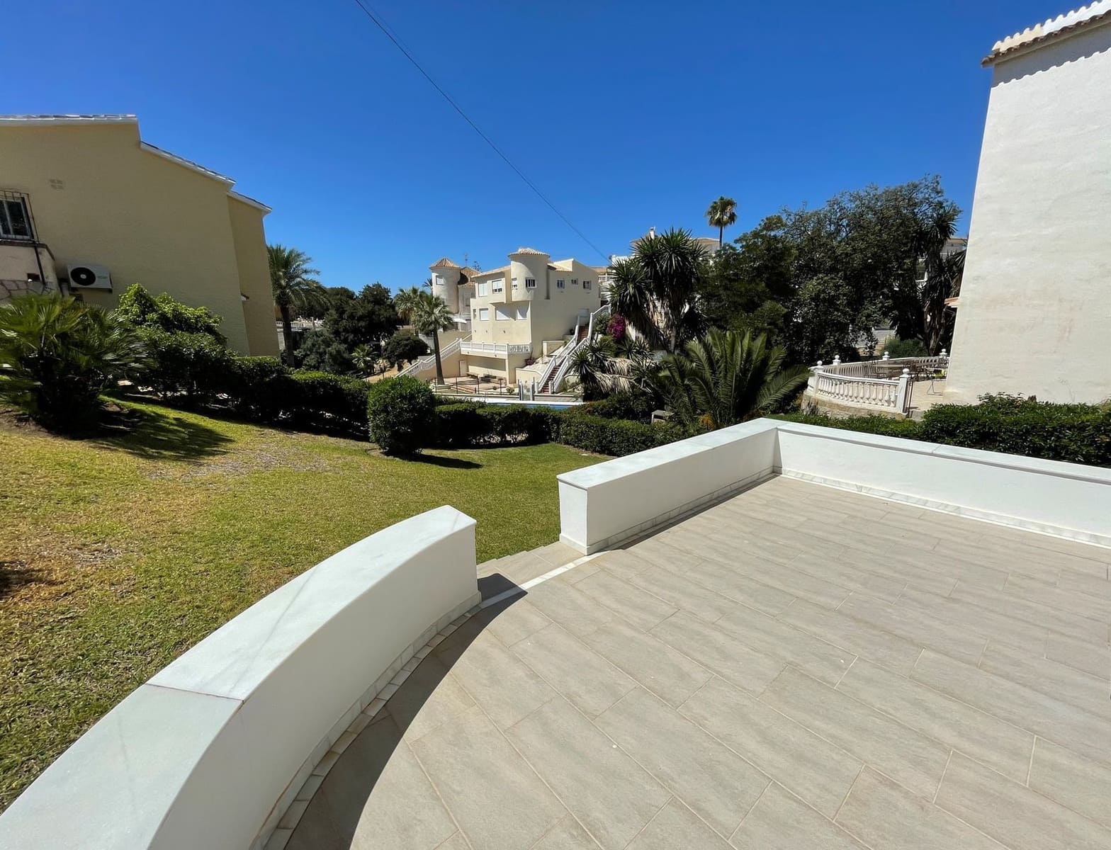 4 soveværelse Villa til salg i Mijas Costa med swimmingpool garage - € 599.950 (Ref: 8451530)