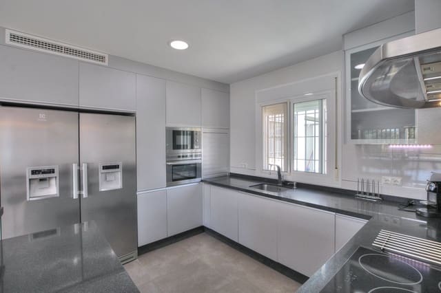 4 soverom Villa til salgs i El Faro de Calaburra - Chaparral, Mijas med svømmebasseng garasje - € 599 950 (Ref: 8451530)