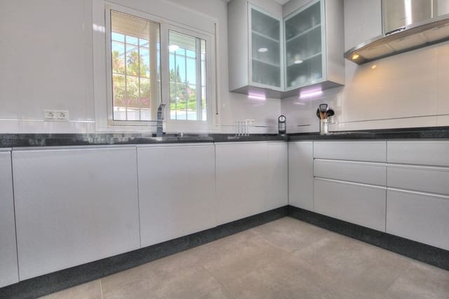 4 soverom Villa til salgs i El Faro de Calaburra - Chaparral, Mijas med svømmebasseng garasje - € 599 950 (Ref: 8451530)