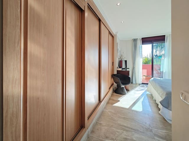 2 slaapkamer Appartement te koop in Estepona met zwembad garage - € 465.000 (Ref: 8469414)