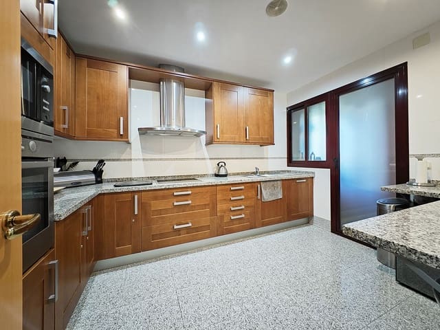 2 slaapkamer Appartement te koop in Estepona met zwembad garage - € 465.000 (Ref: 8469414)