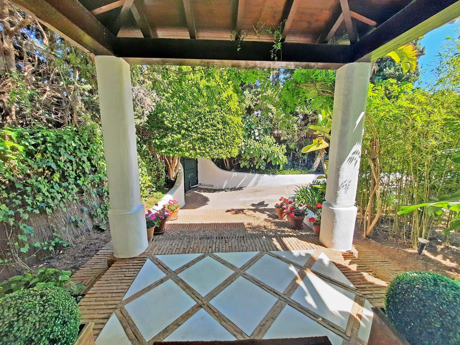 7 soveværelse Villa til salg i Calahonda med swimmingpool garage - € 2.350.000 (Ref: 8471220)