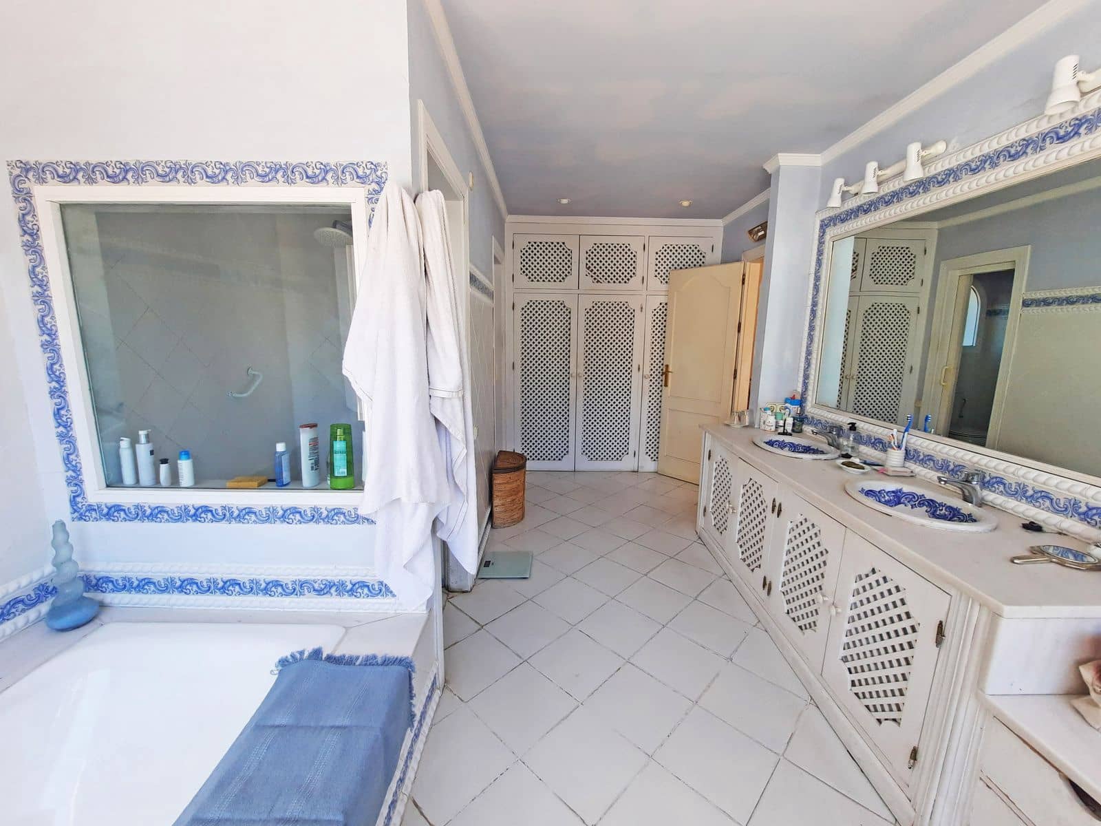 7 soveværelse Villa til salg i Calahonda med swimmingpool garage - € 2.350.000 (Ref: 8471220)