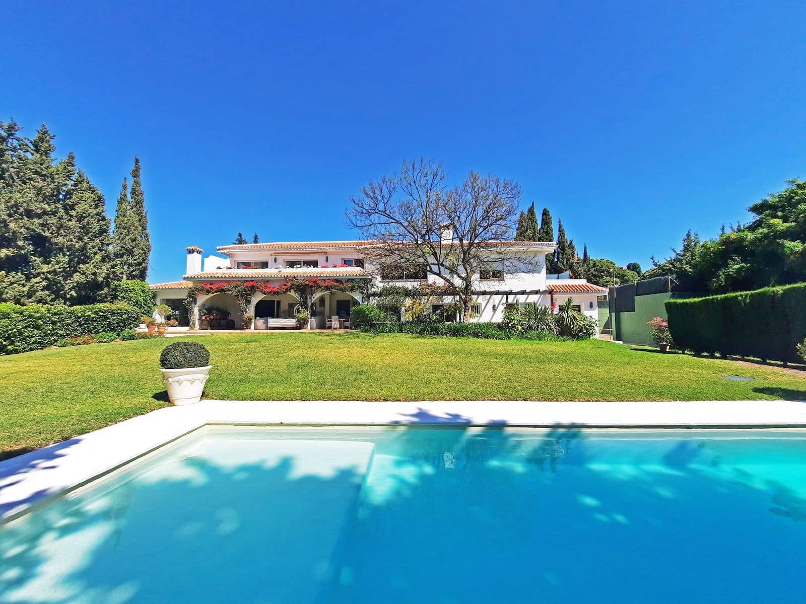 7 soveværelse Villa til salg i Calahonda med swimmingpool garage - € 2.350.000 (Ref: 8471220)