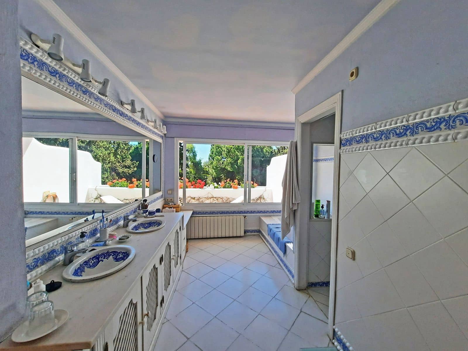 7 soveværelse Villa til salg i Calahonda med swimmingpool garage - € 2.350.000 (Ref: 8471220)