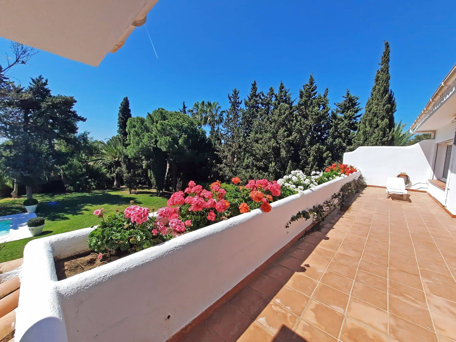 7 soveværelse Villa til salg i Calahonda med swimmingpool garage - € 2.350.000 (Ref: 8471220)