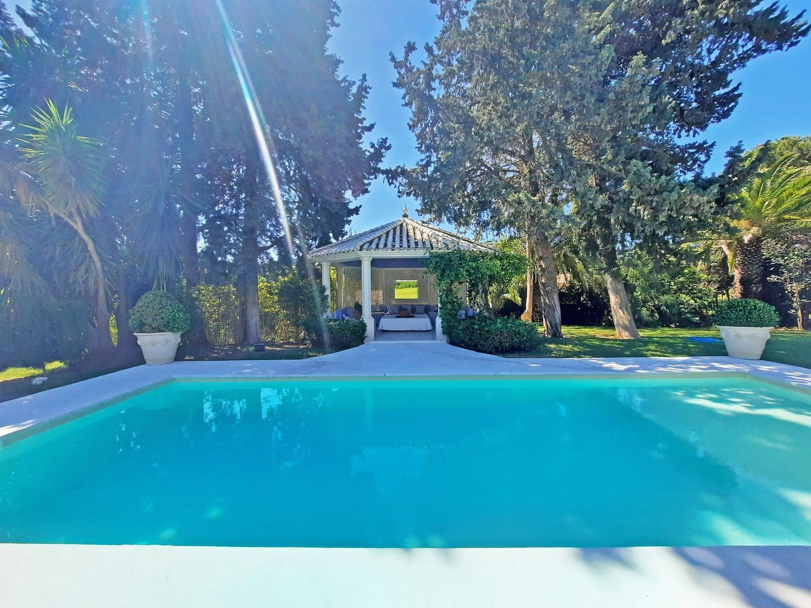 7 soveværelse Villa til salg i Calahonda med swimmingpool garage - € 2.350.000 (Ref: 8471220)