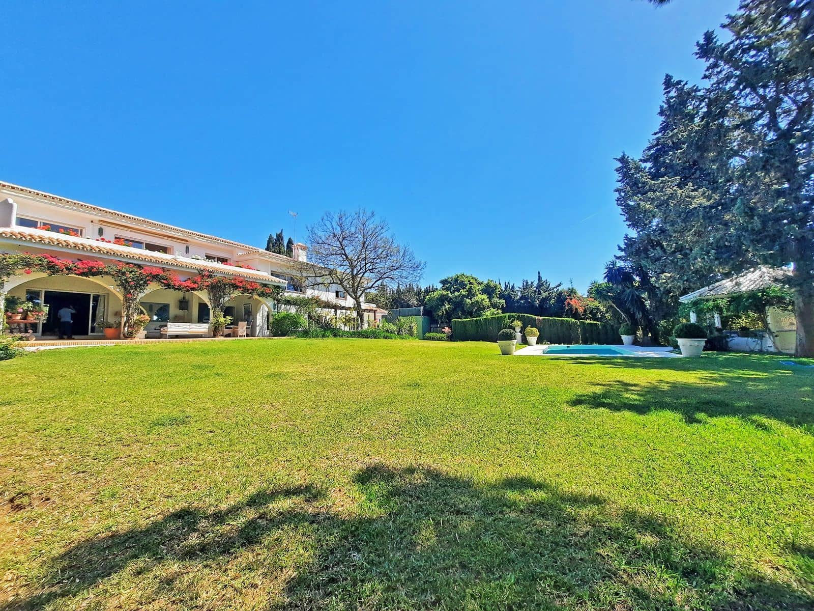 7 soveværelse Villa til salg i Calahonda med swimmingpool garage - € 2.350.000 (Ref: 8471220)