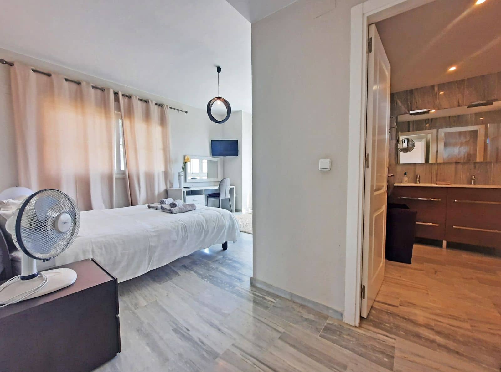 4 soveværelse Penthouse til salg i Cabopino med swimmingpool garage - € 785.000 (Ref: 8471223)