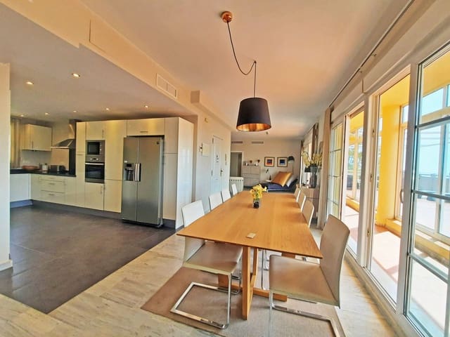 4 soverom Penthouse til salgs i Cabopino, Marbella med svømmebasseng garasje - € 785 000 (Ref: 8471223)