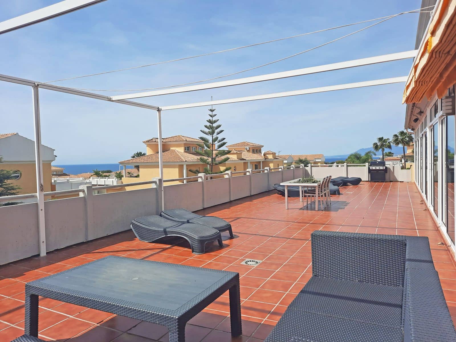 4 soveværelse Penthouse til salg i Cabopino med swimmingpool garage - € 785.000 (Ref: 8471223)