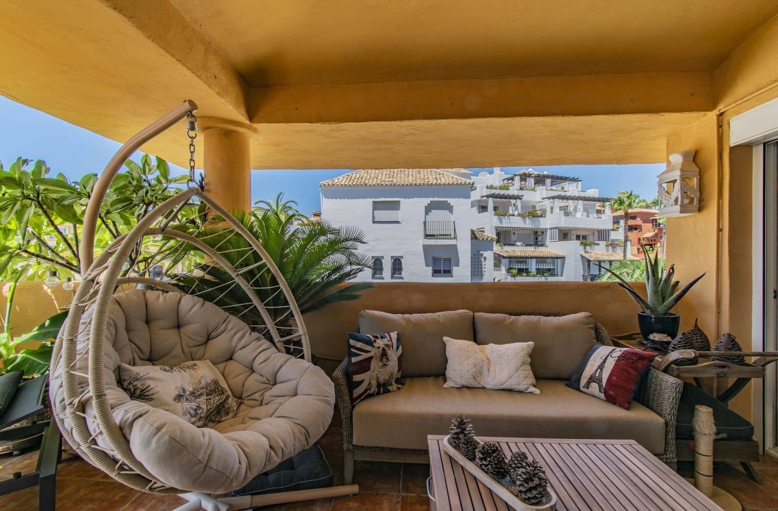 3 soverom Leilighet til salgs i Calahonda med svømmebasseng garasje - € 435 000 (Ref: 8474407)