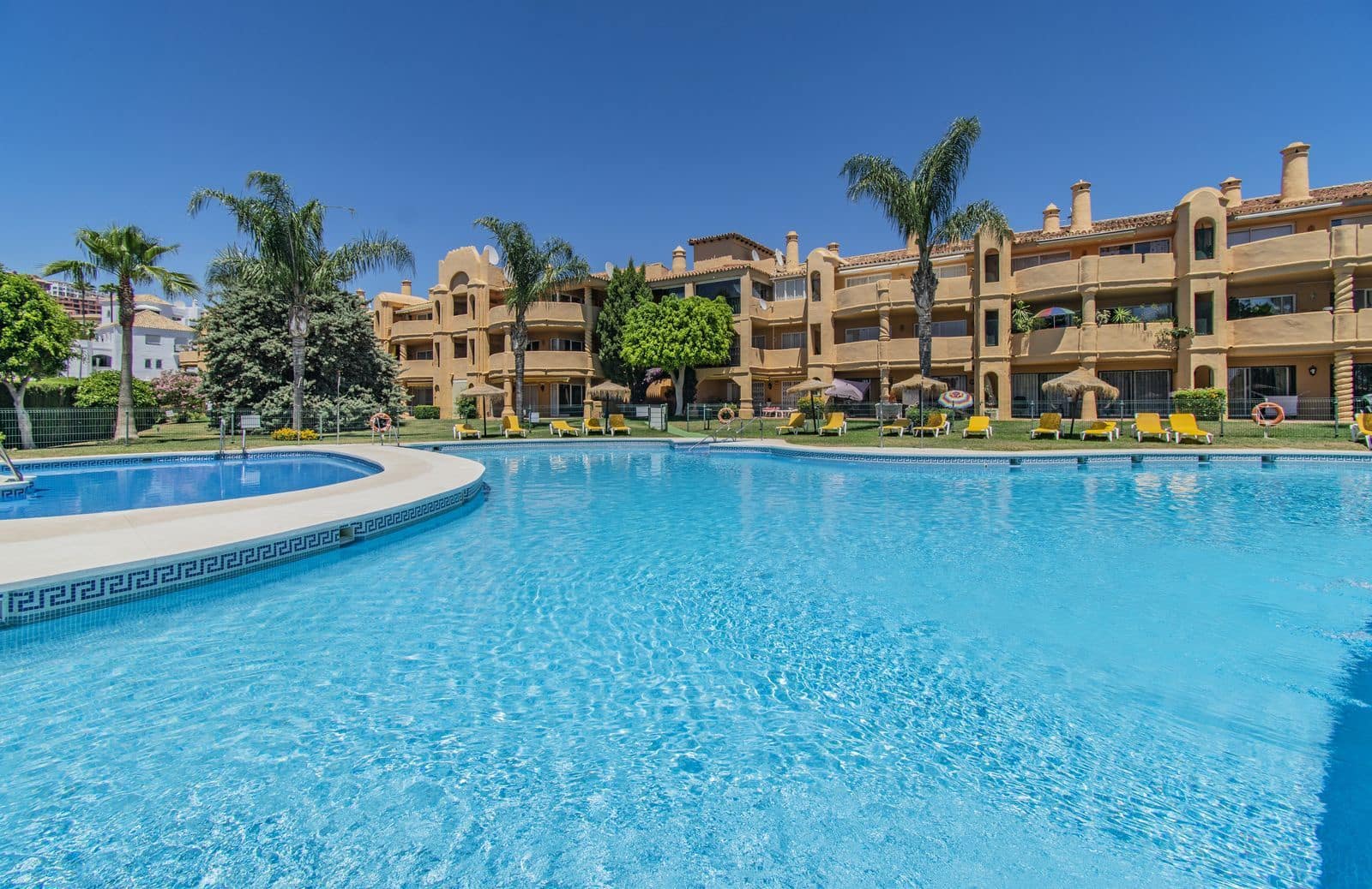 3 soverom Leilighet til salgs i Calahonda med svømmebasseng garasje - € 435 000 (Ref: 8474407)