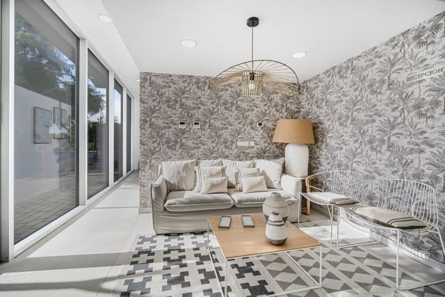 3 soverom Strandleiligheter til salgs i Estepona med svømmebasseng garasje - € 1 160 000 (Ref: 8475501)