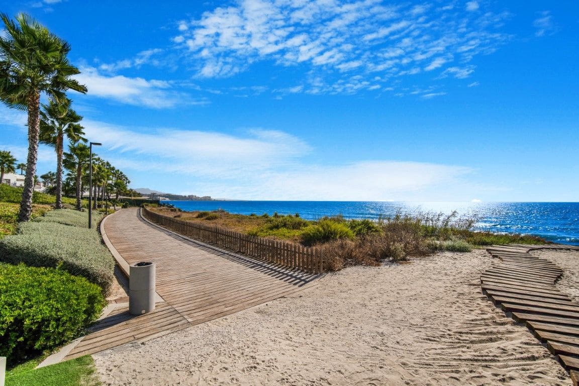 3 chambre Appartement de Plage à vendre à Estepona avec piscine garage - 1 160 000 € (Ref: 8475501)