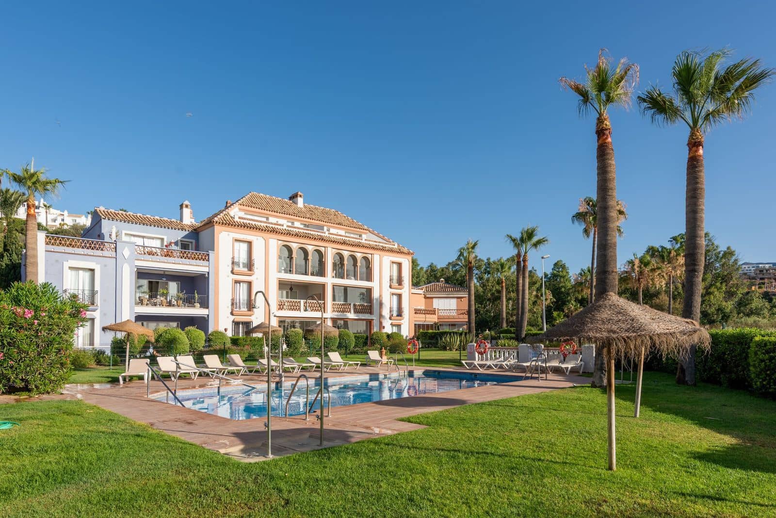 3 soveværelse Strandlejlighed til salg i Casares med swimmingpool garage - € 595.000 (Ref: 8475502)