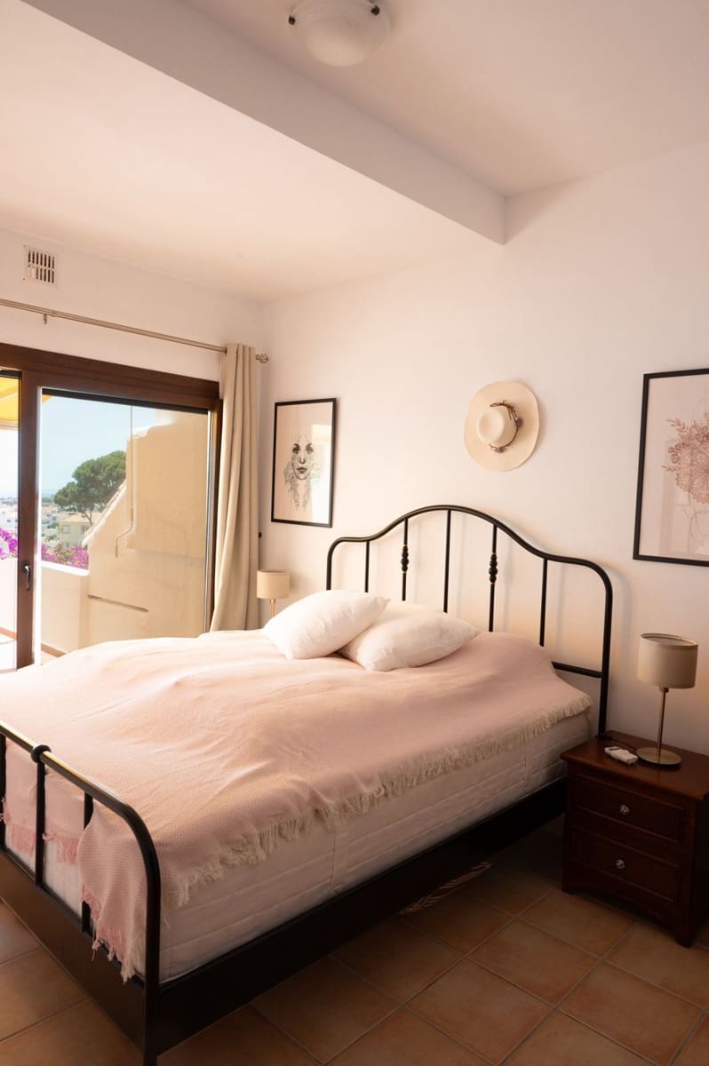 2 soverom Leilighet til salgs i Riviera del Sol med svømmebasseng garasje - € 475 000 (Ref: 8484095)