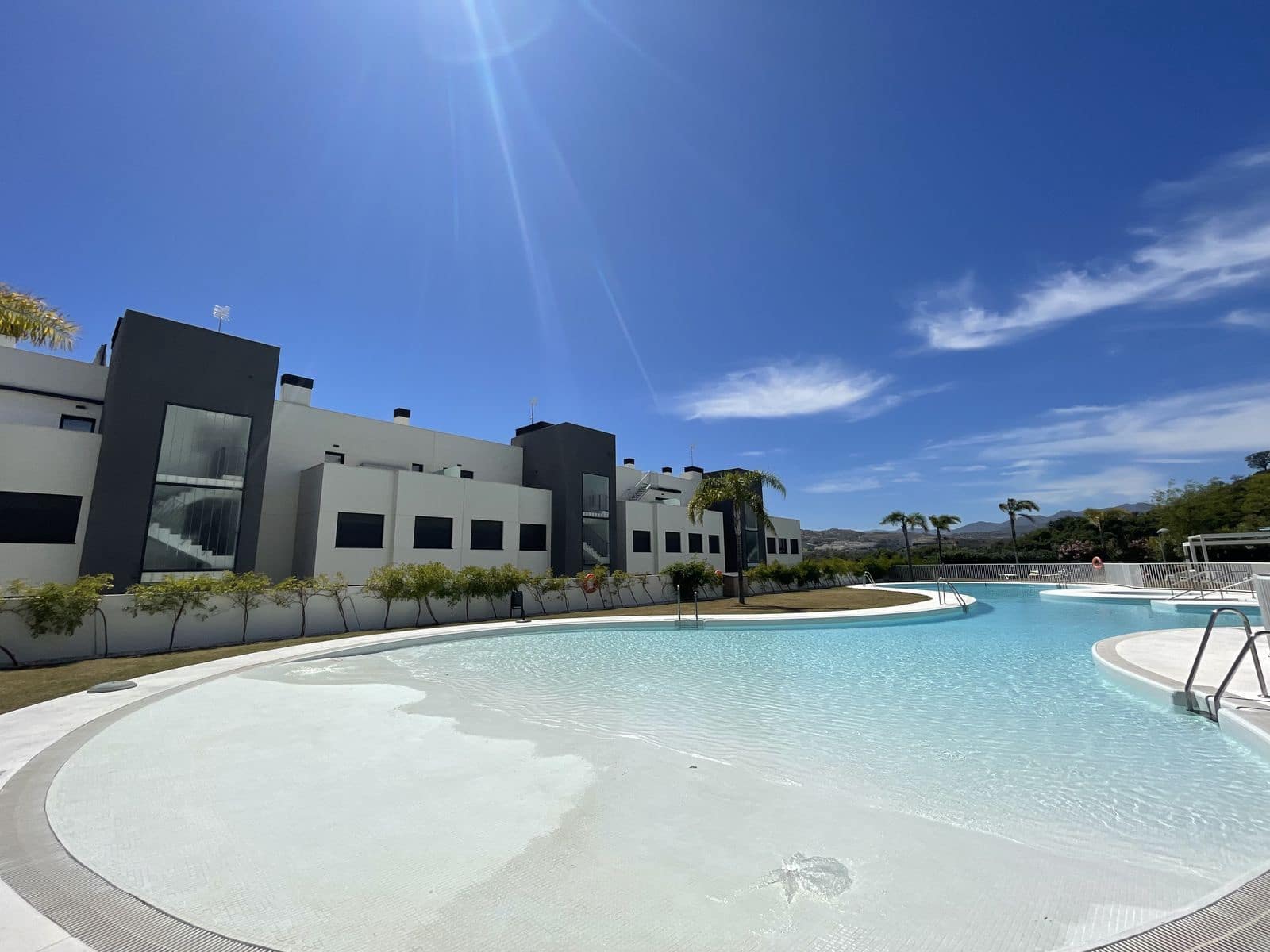 3 soveværelse Lejlighed til salg i La Cala de Mijas med swimmingpool garage - € 560.000 (Ref: 8488321)