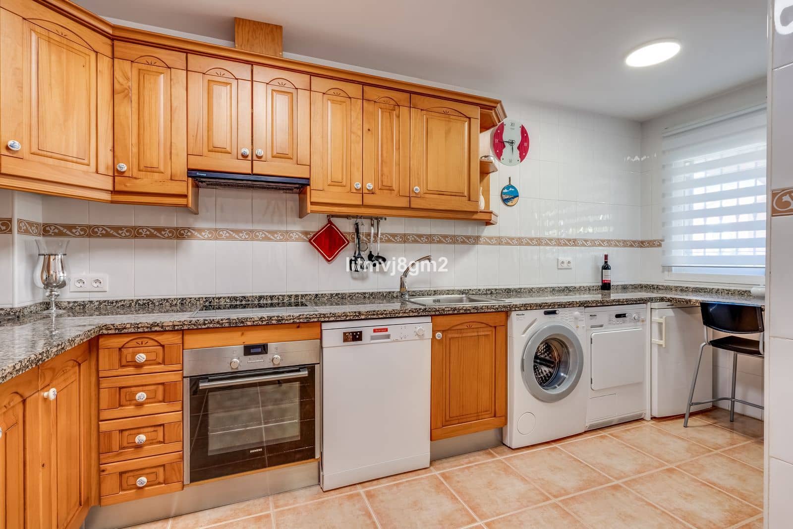 3 sypialnia Dom na sprzedaż w Calahonda z basenem garażem - 445 000 € (Ref: 8499456)