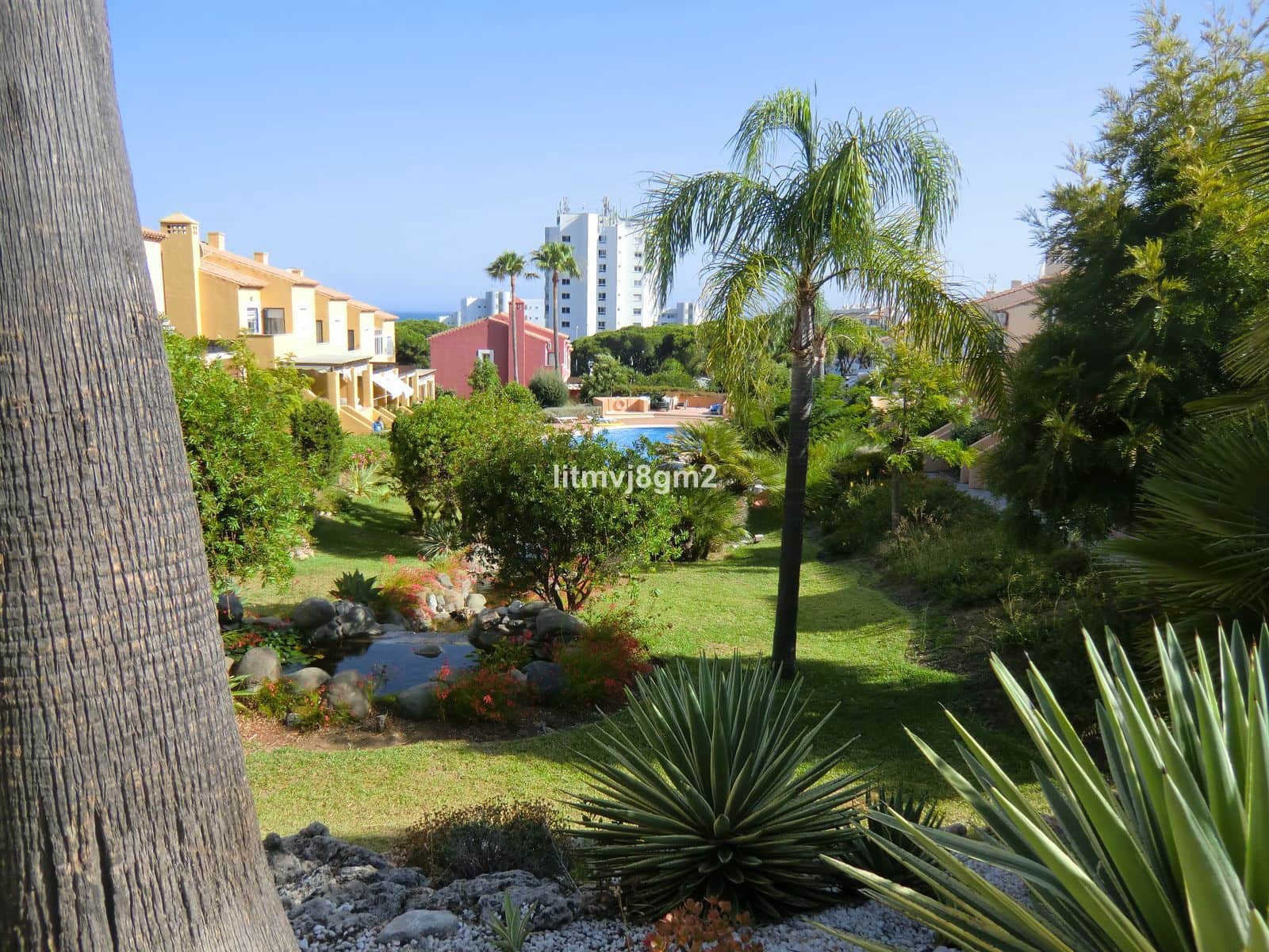 3 sypialnia Dom na sprzedaż w Calahonda z basenem garażem - 445 000 € (Ref: 8499456)