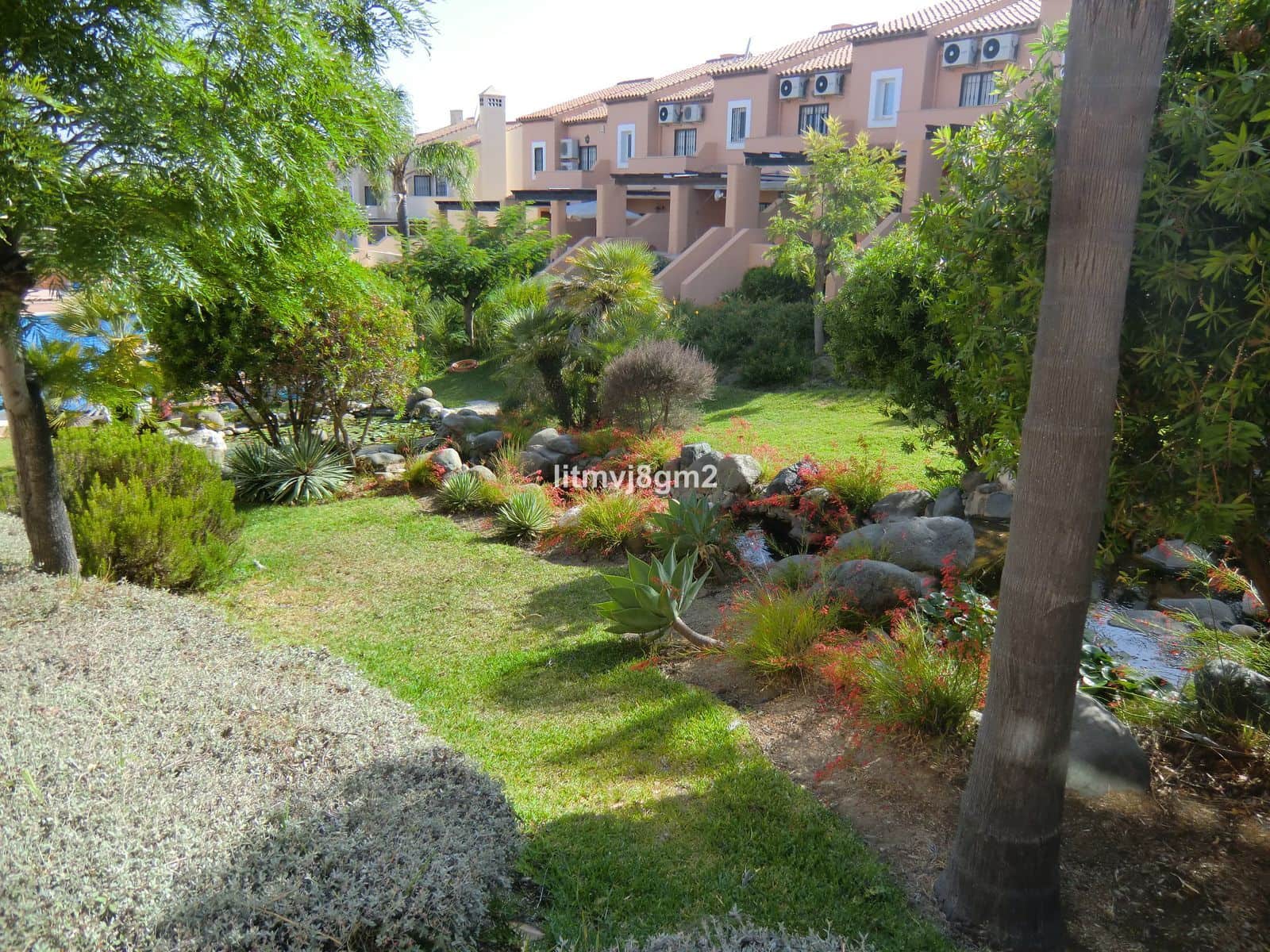 3 sypialnia Dom na sprzedaż w Calahonda z basenem garażem - 445 000 € (Ref: 8499456)