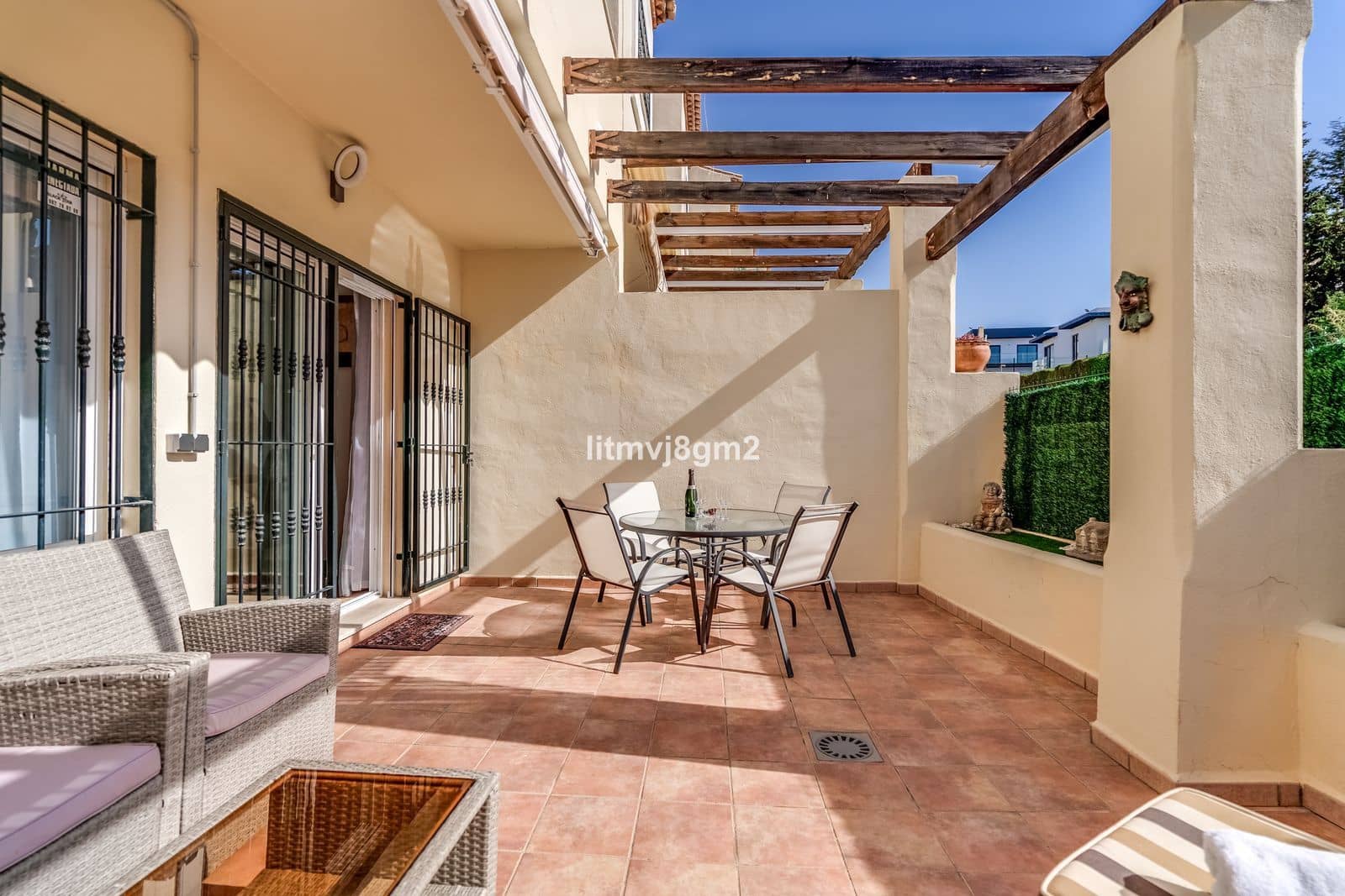 3 sypialnia Dom na sprzedaż w Calahonda z basenem garażem - 445 000 € (Ref: 8499456)