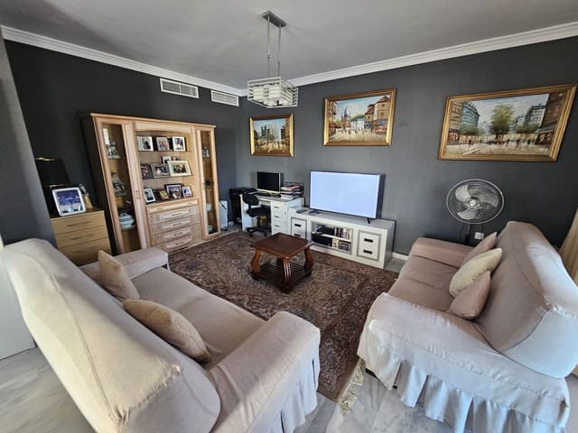 4 soverom Kjedet enebolig til salgs i Elviria - Cabopino, Marbella med svømmebasseng garasje - € 596 000 (Ref: 8499466)