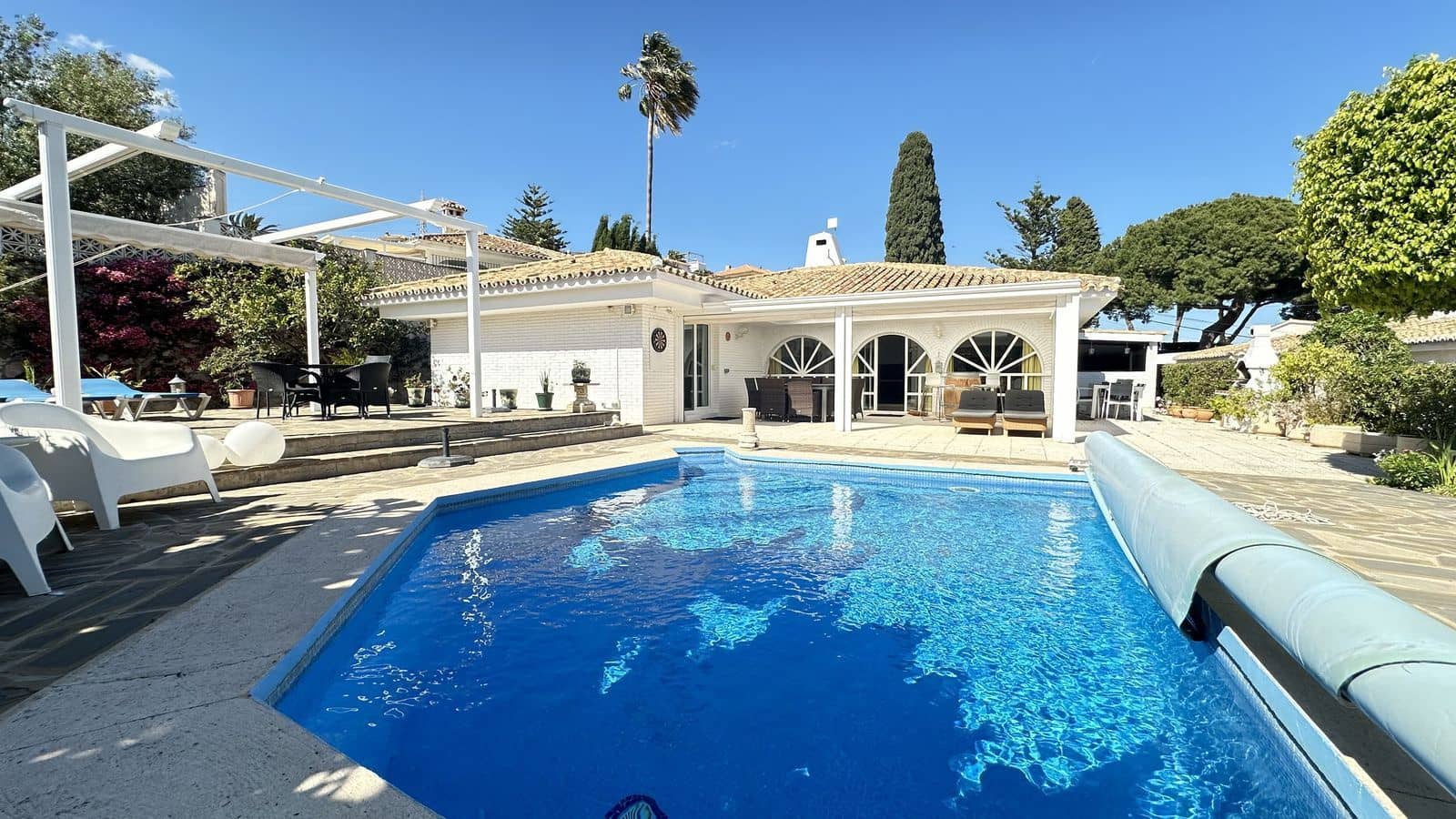 4 soveværelse Villa til salg i Torreblanca del Sur med swimmingpool - € 825.000 (Ref: 8518626)