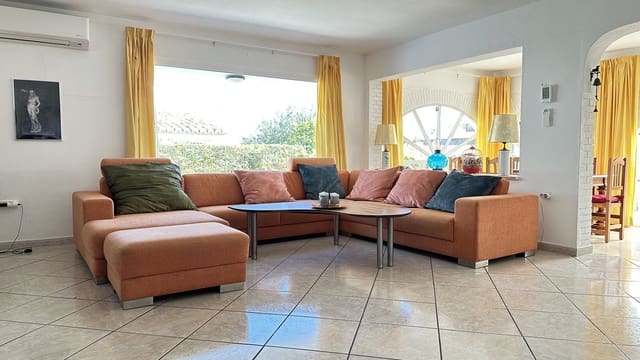 4 Zimmer Villa zu verkaufen in Torreblanca del Sur, Mijas mit Pool - 825.000 € (Ref: 8518626)