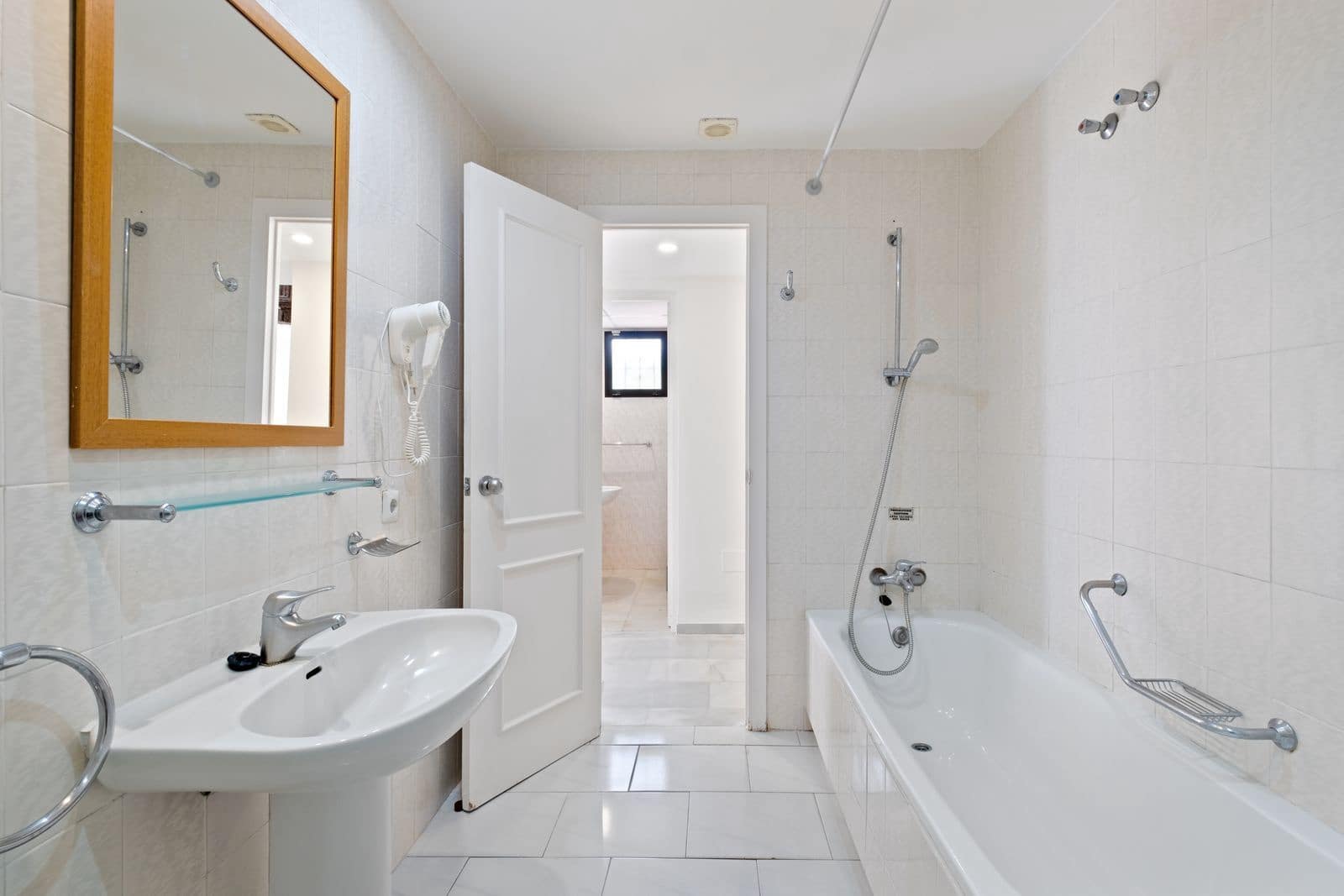 2 soveværelse Lejlighed til salg i Calahonda med swimmingpool garage - € 313.900 (Ref: 8524796)