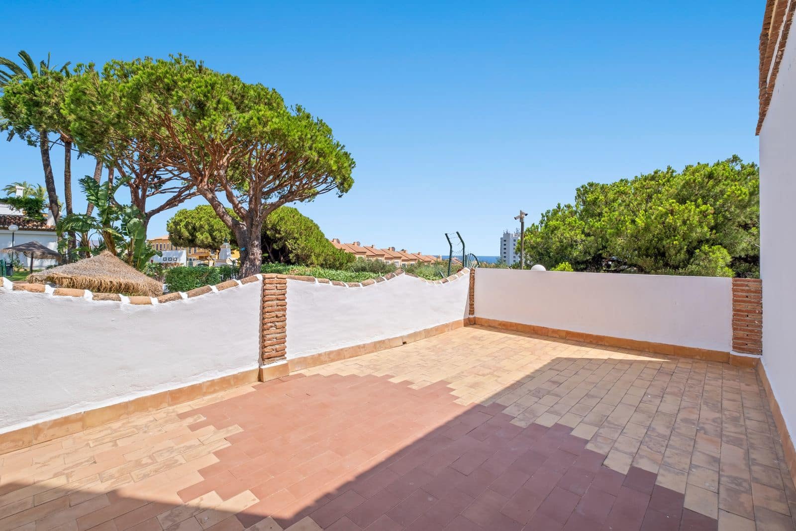 2 soveværelse Lejlighed til salg i Calahonda med swimmingpool garage - € 313.900 (Ref: 8524796)