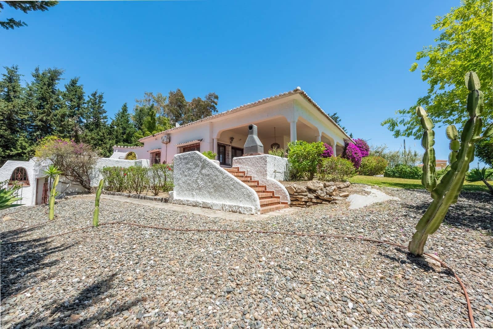 6 soveværelse Villa til salg i New Golden Mile med swimmingpool garage - € 1.300.000 (Ref: 8531162)