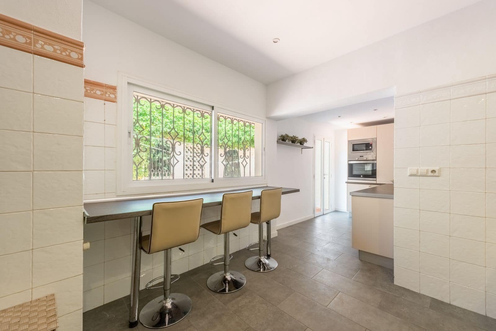 6 soveværelse Villa til salg i New Golden Mile med swimmingpool garage - € 1.300.000 (Ref: 8531162)