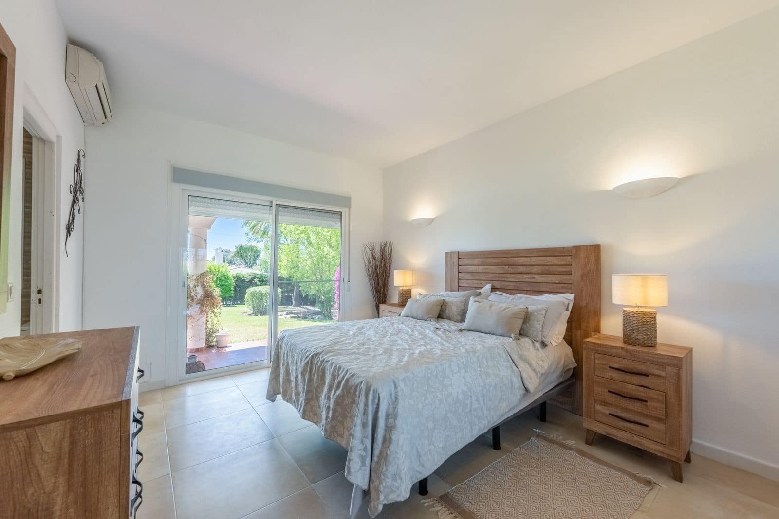 6 soveværelse Villa til salg i New Golden Mile med swimmingpool garage - € 1.300.000 (Ref: 8531162)