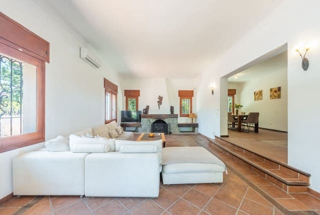 6 soveværelse Villa til salg i Benamara - Atalaya, Estepona med swimmingpool garage - € 1.300.000 (Ref: 8531162)