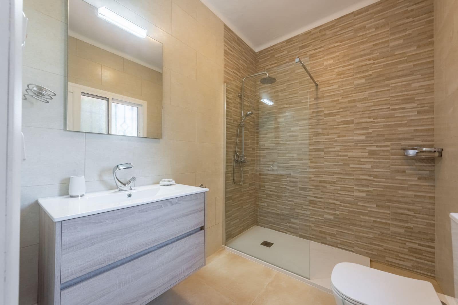 6 soveværelse Villa til salg i New Golden Mile med swimmingpool garage - € 1.300.000 (Ref: 8531162)