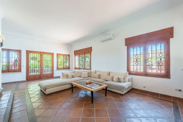 6 soveværelse Villa til salg i Benamara - Atalaya, Estepona med swimmingpool garage - € 1.300.000 (Ref: 8531162)