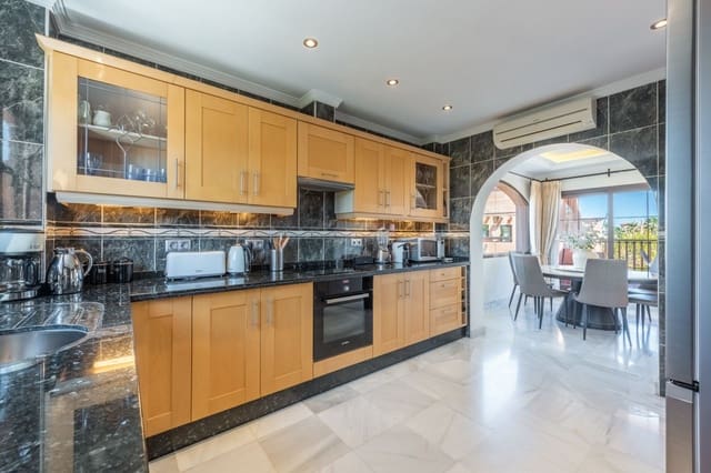 3 sovrum Takvåning till salu i New Golden Mile, Estepona med pool garage - 695 000 € (Ref: 8537835)