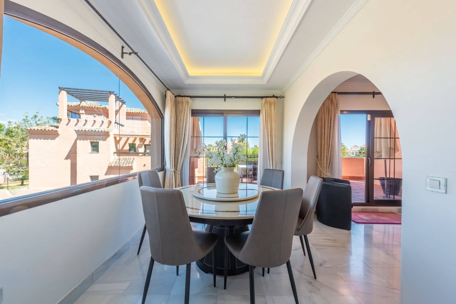 3 soveværelse Penthouse til salg i New Golden Mile med swimmingpool garage - € 695.000 (Ref: 8537835)