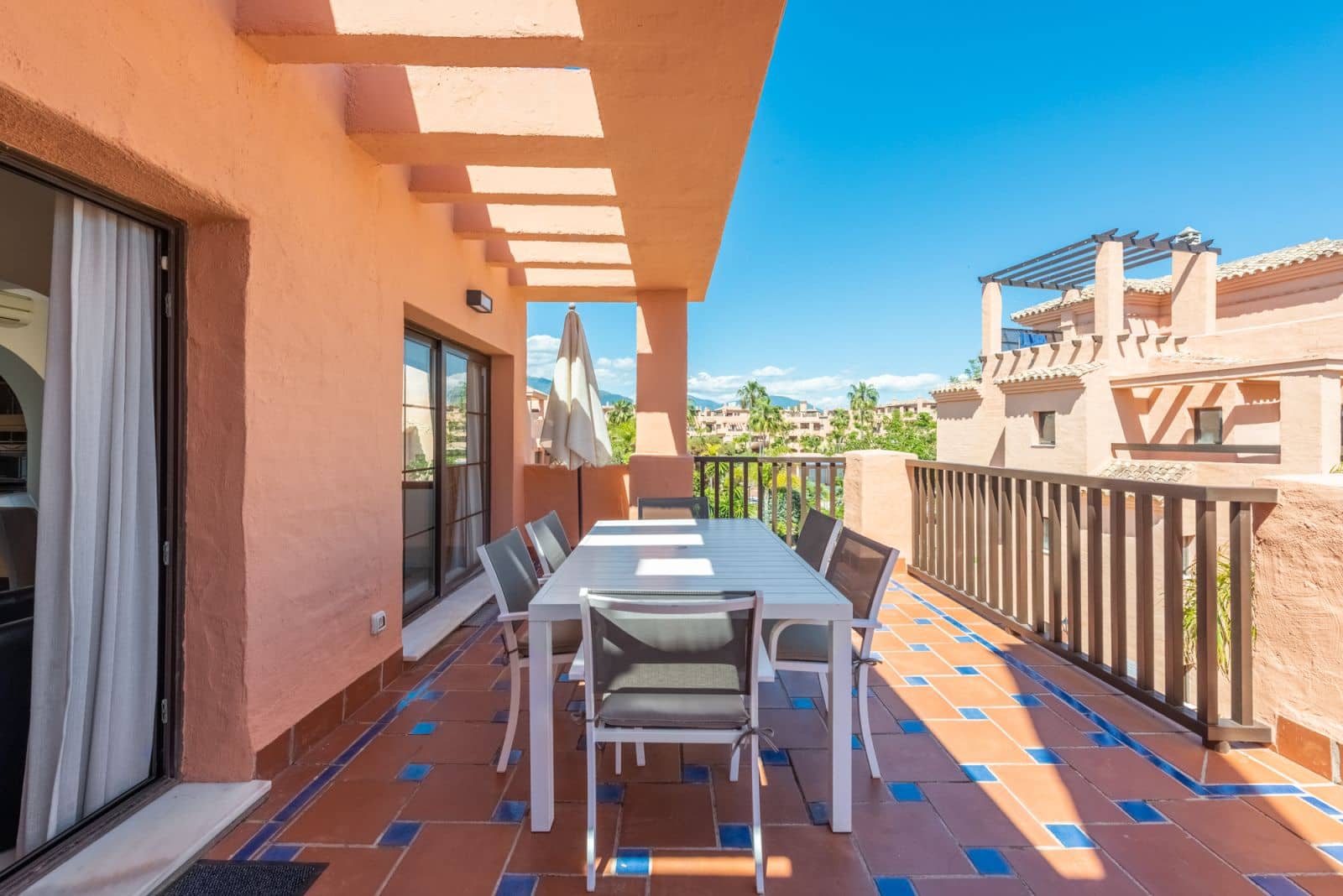 3 soveværelse Penthouse til salg i New Golden Mile med swimmingpool garage - € 695.000 (Ref: 8537835)