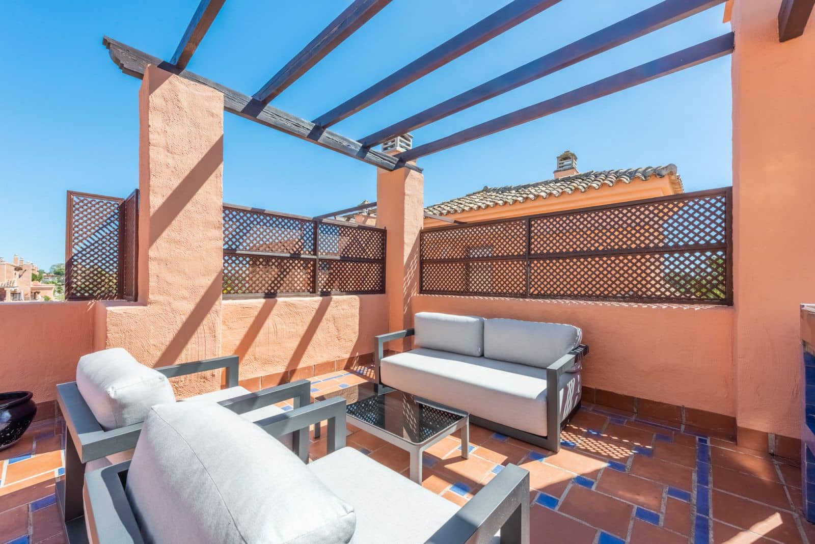 3 soveværelse Penthouse til salg i New Golden Mile med swimmingpool garage - € 695.000 (Ref: 8537835)