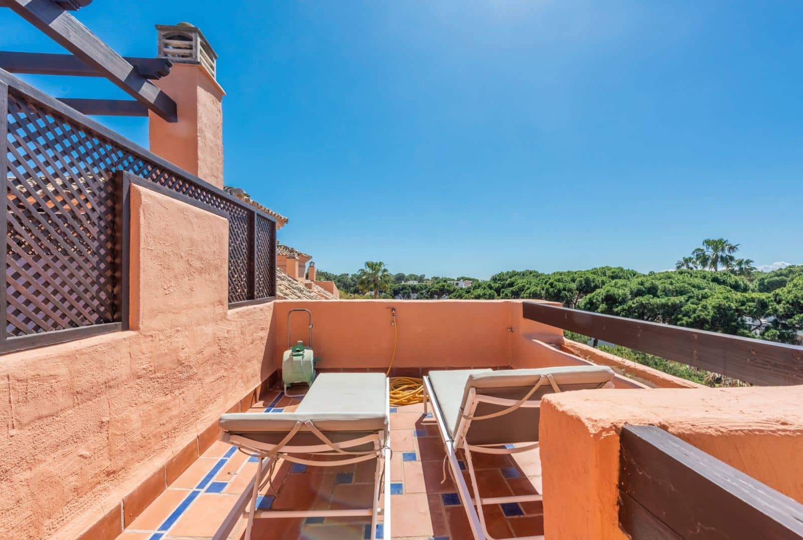 3 soveværelse Penthouse til salg i New Golden Mile med swimmingpool garage - € 695.000 (Ref: 8537835)