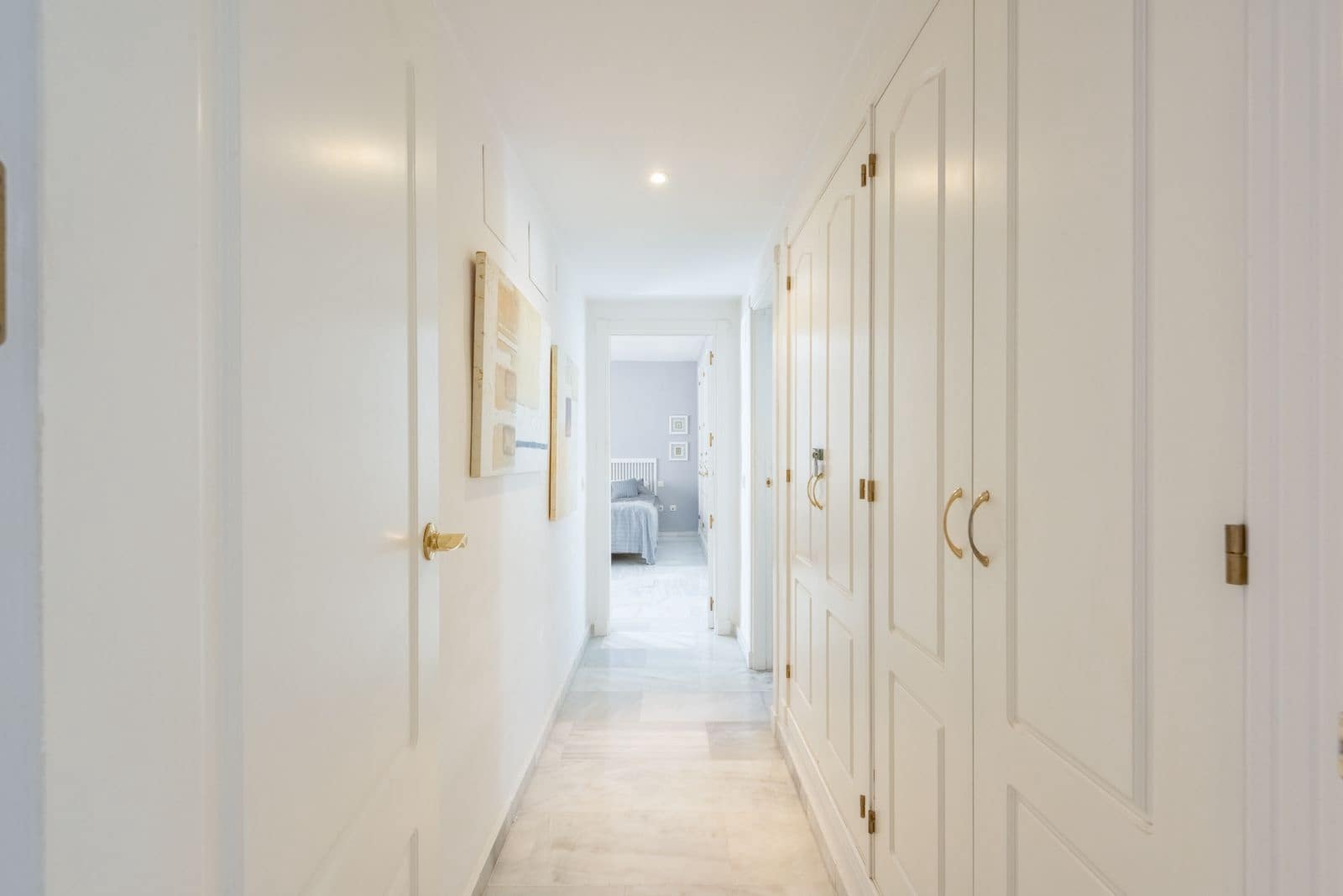 2 bedroom Penthouse for sale in Nueva Andalucia with pool garage - € 439,000 (Ref: 8545555)