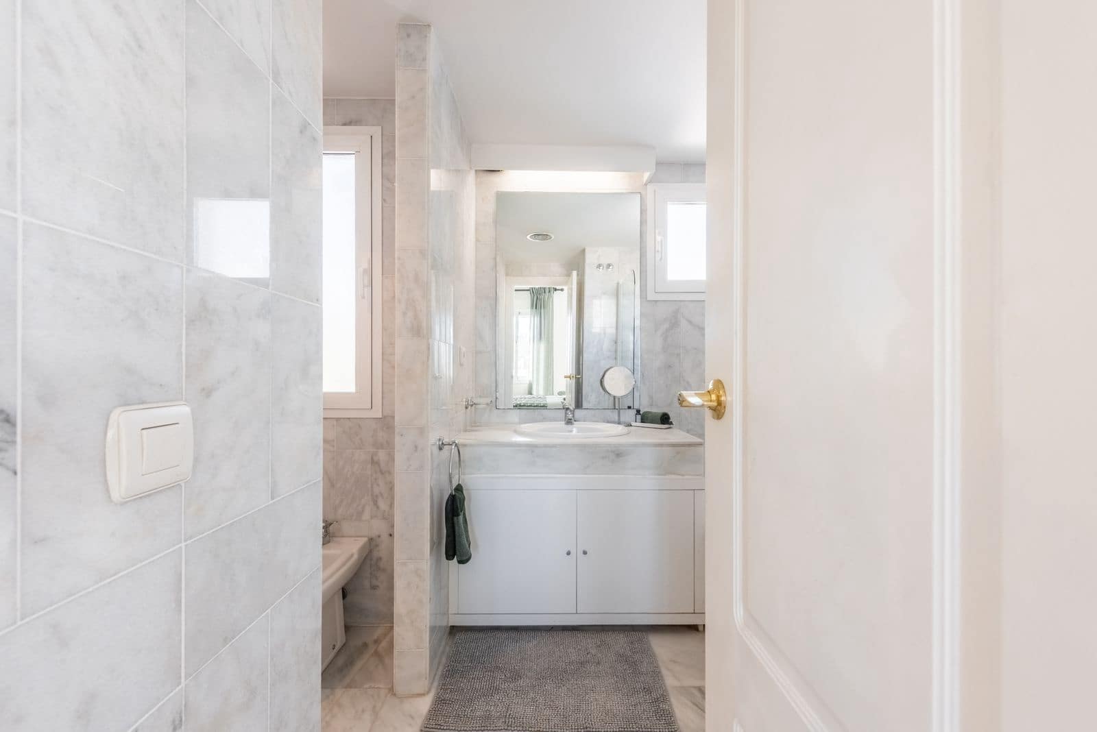 2 bedroom Penthouse for sale in Nueva Andalucia with pool garage - € 439,000 (Ref: 8545555)