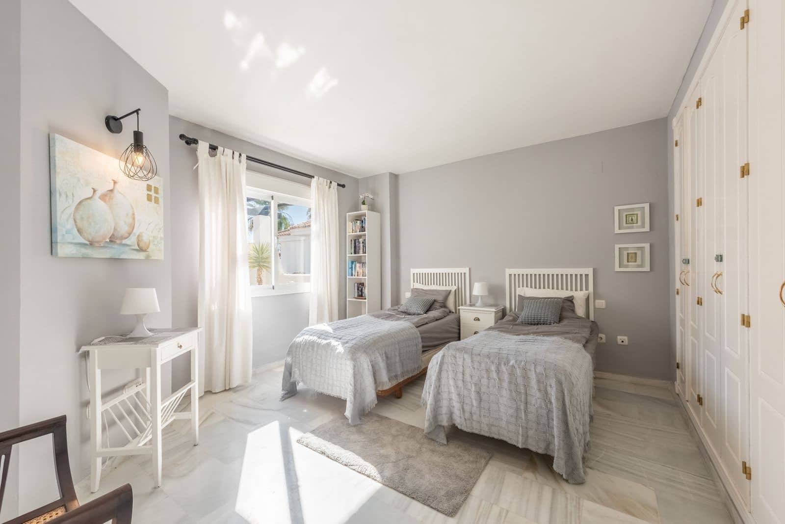 2 bedroom Penthouse for sale in Nueva Andalucia with pool garage - € 439,000 (Ref: 8545555)