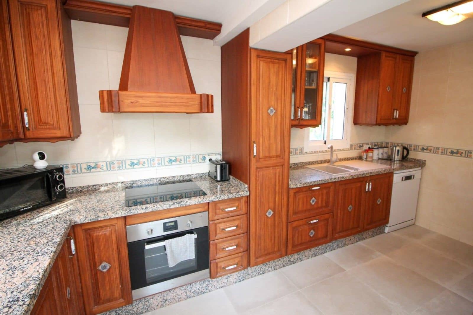 4 soveværelse Villa til salg i El Chaparral med swimmingpool garage - € 750.000 (Ref: 8545697)