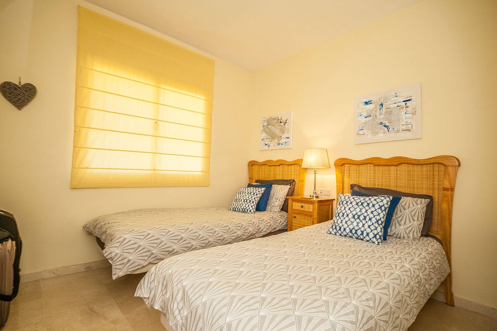 2 soveværelse Lejlighed til salg i Elviria med swimmingpool garage - € 400.000 (Ref: 8548377)