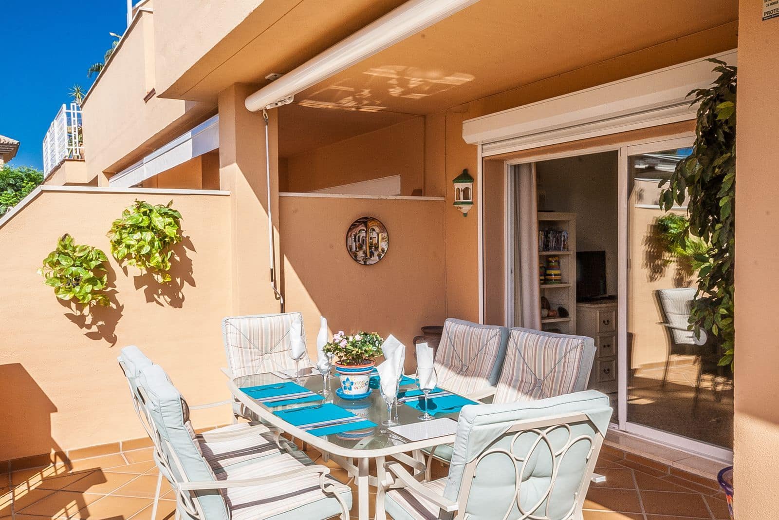 2 soveværelse Lejlighed til salg i Elviria med swimmingpool garage - € 400.000 (Ref: 8548377)